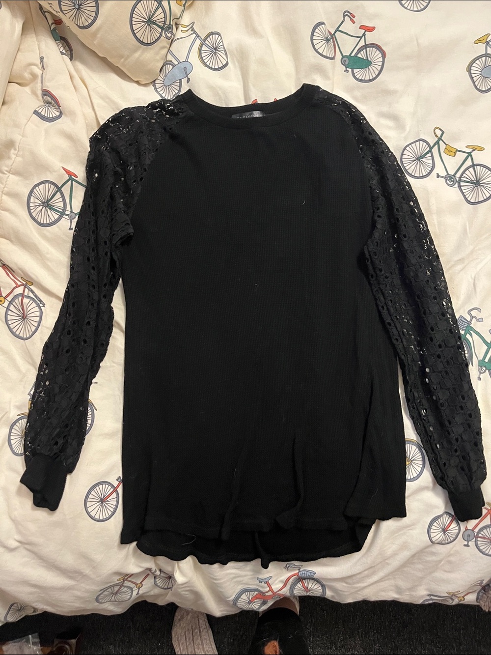 7/$20 Black Eyelet Sleeve Long Sleeve Top 7/$20